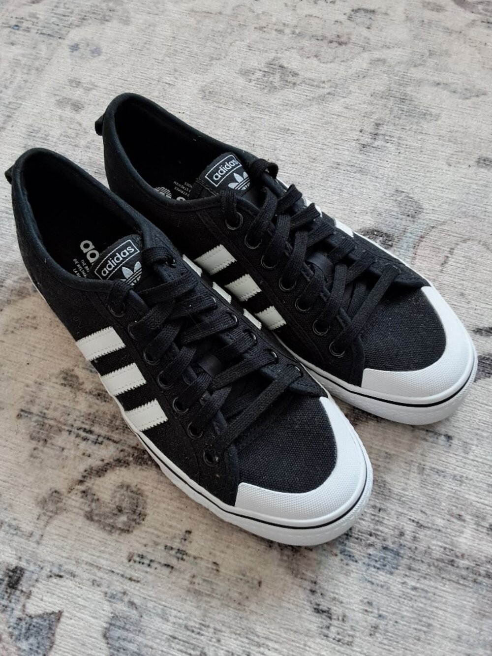 Adidas Sneakers